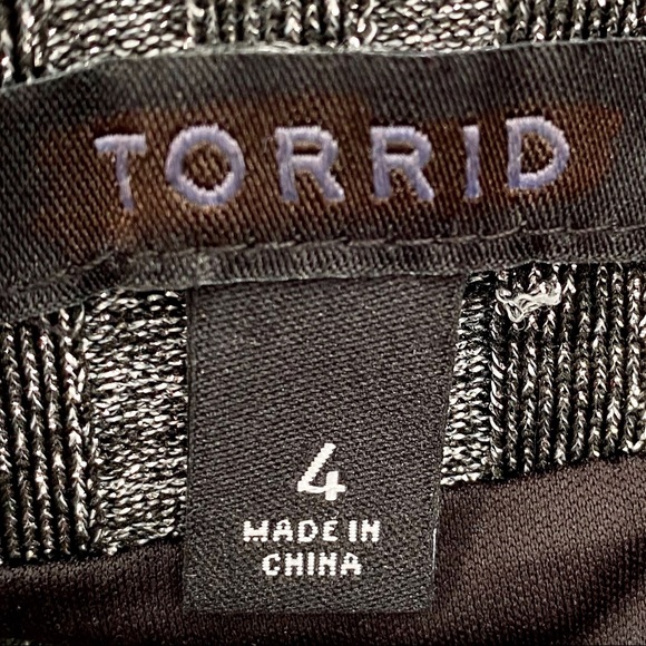 Torrid Glitter Ribbed Knit Pencil Skirt EUC - Picture 9 of 9